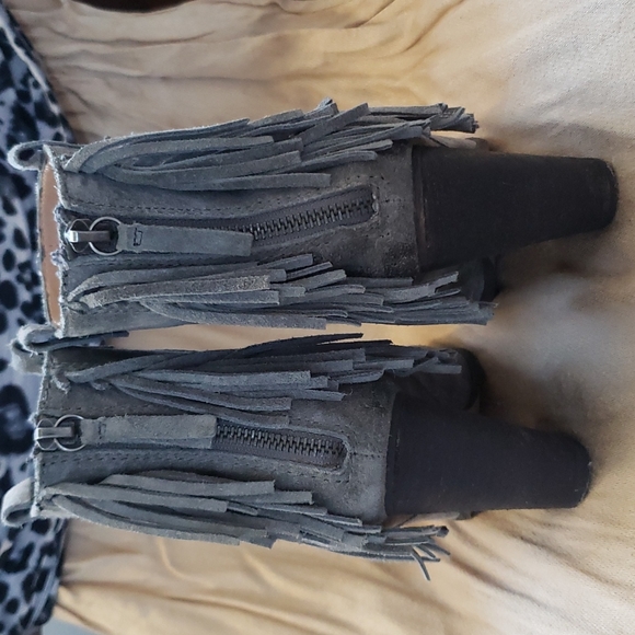 Joe's grey, suede, fringe boots - Picture 8 of 8